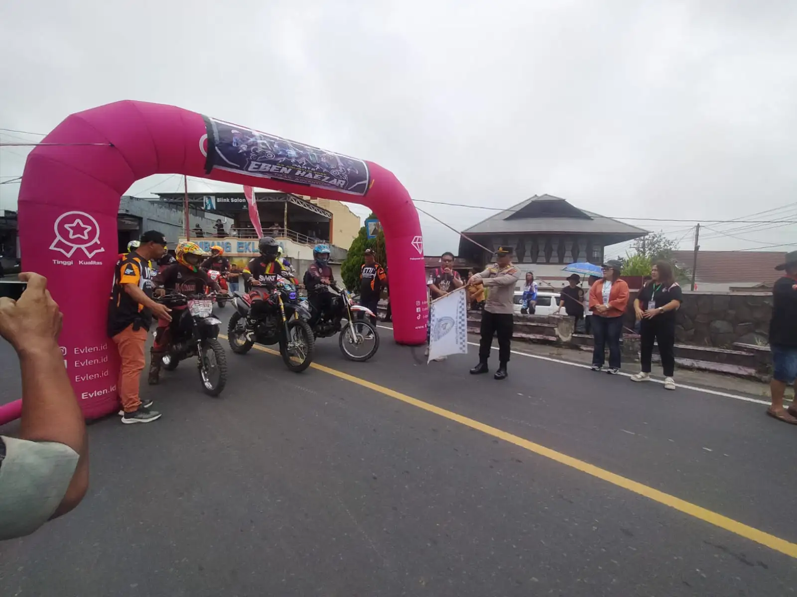 Polsek Kawangkoan Amankan Trail Adventure Jemaat GMIM Eben Haezar Talikuran Part 2